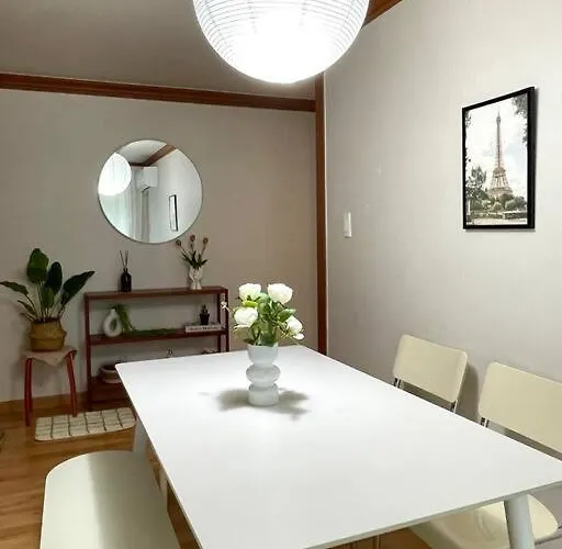 Ongi Villa *